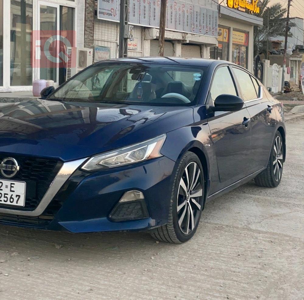 نيسان ألتيما